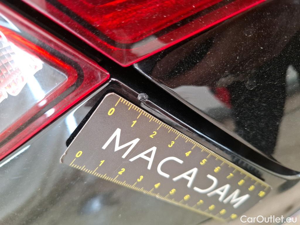 Mercedes  CLA-Klasse MERCEDES-BENZ CLA Coupe / 2019 / 4P / Coupé CLA 250 e Progressive Line #4