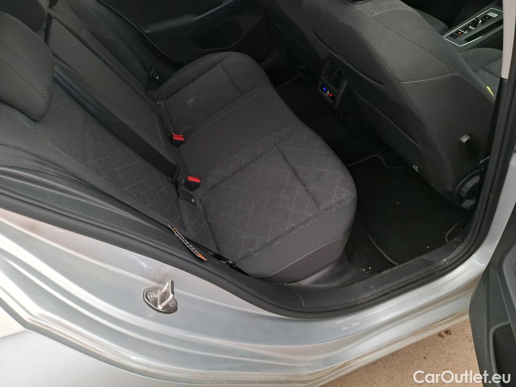  Volkswagen  Golf  VOLKSWAGEN / 2020 / 5P / Berline 1.0 eTSI OPF 110 DSG7 Life Business #7