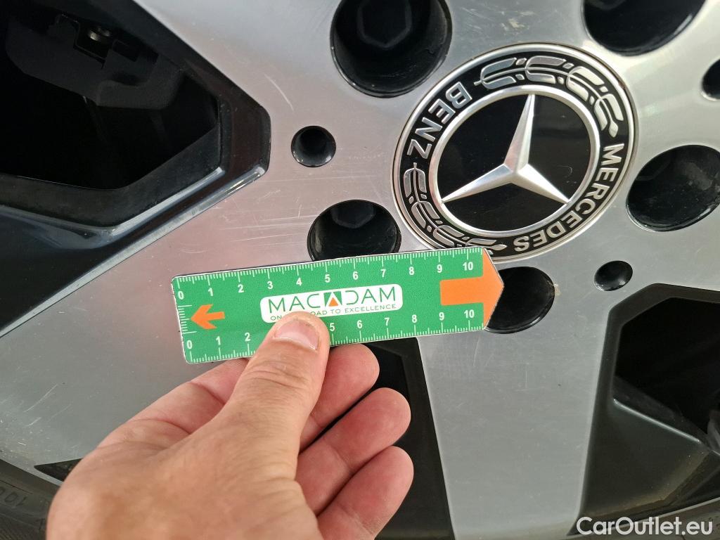  Mercedes  GLB MERCEDES-BENZ  / 2019 / 5P / SUV  200 d Business Line #42