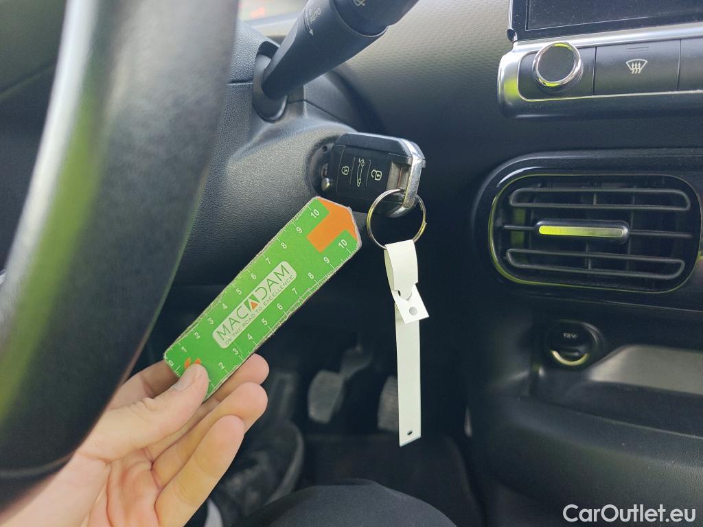  Citroen  C4 Cactus CITROEN  / 2018 / 5P / berlina con portón BlueHDi 100 S&S Feel #2