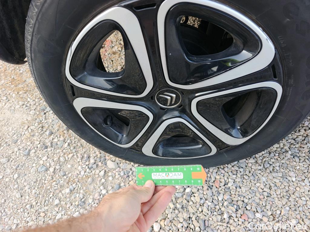  Citroen  C4 Cactus CITROEN  / 2018 / 5P / berlina con portón BlueHDi 100 S&S Feel #19