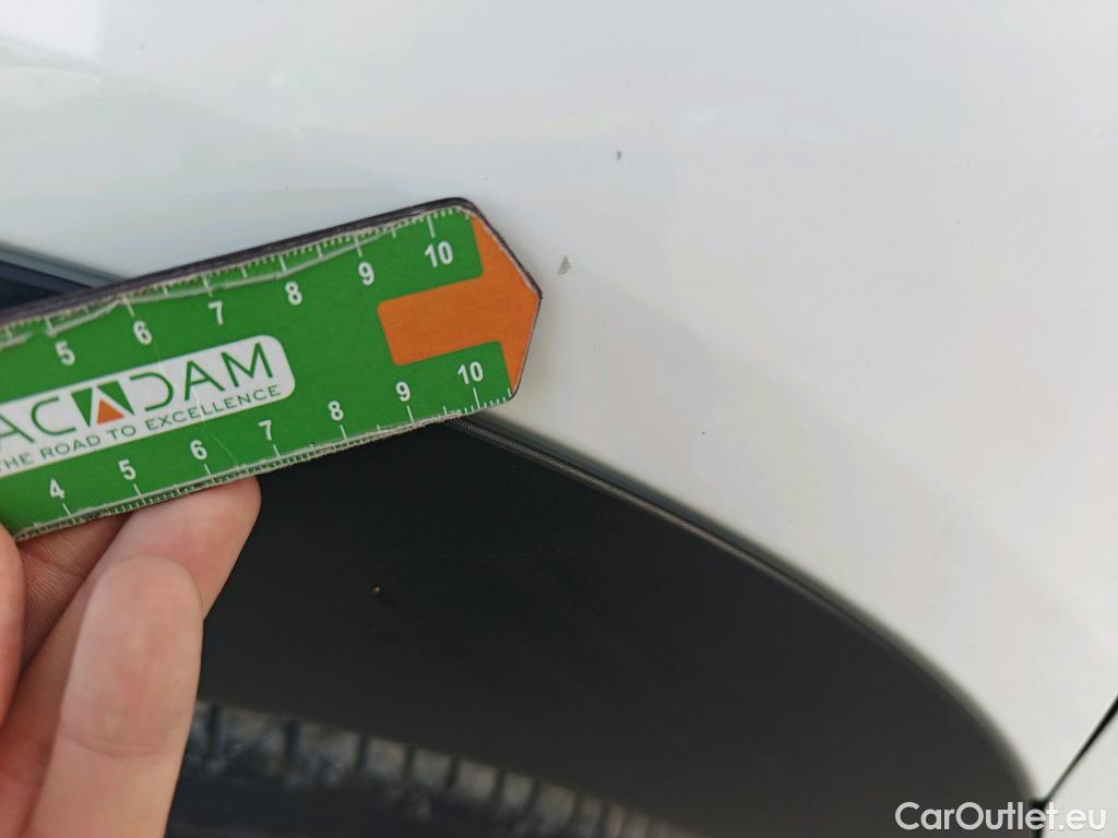  Citroen  C4 Cactus CITROEN  / 2018 / 5P / berlina con portón BlueHDi 100 S&S Feel #47