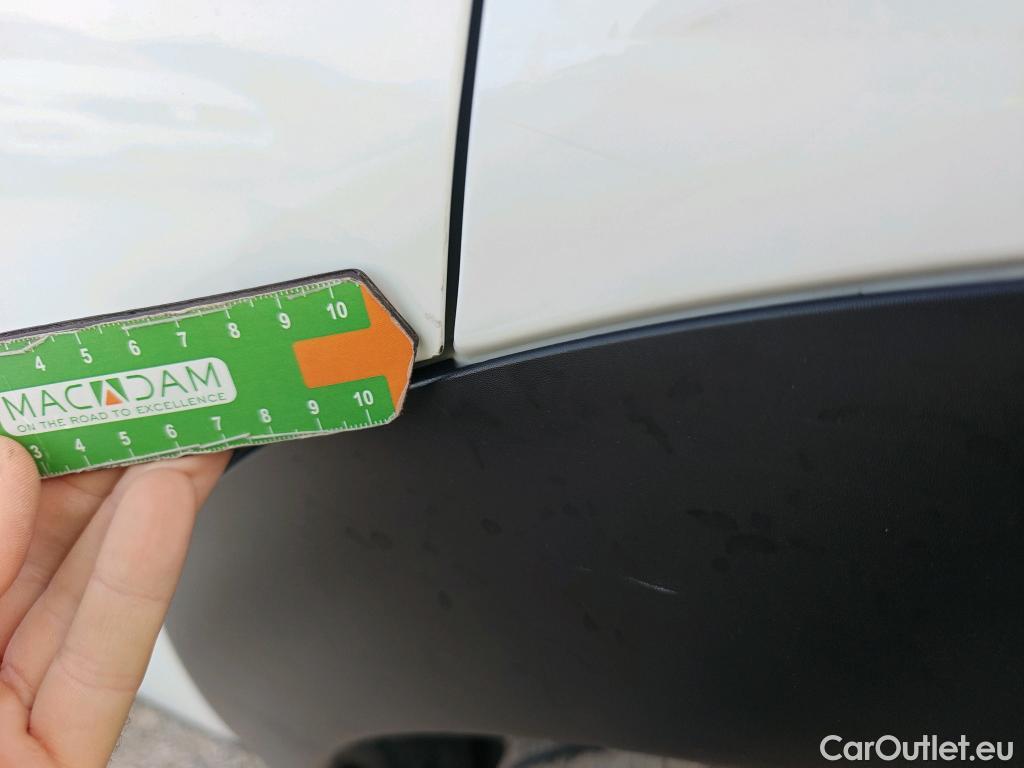  Citroen  C4 Cactus CITROEN  / 2018 / 5P / berlina con portón BlueHDi 100 S&S Feel #36
