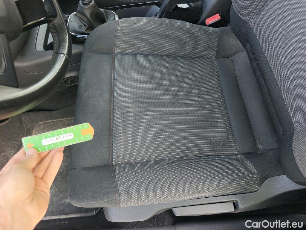  Citroen  C4 Cactus CITROEN  / 2018 / 5P / berlina con portón BlueHDi 100 S&S Feel #32