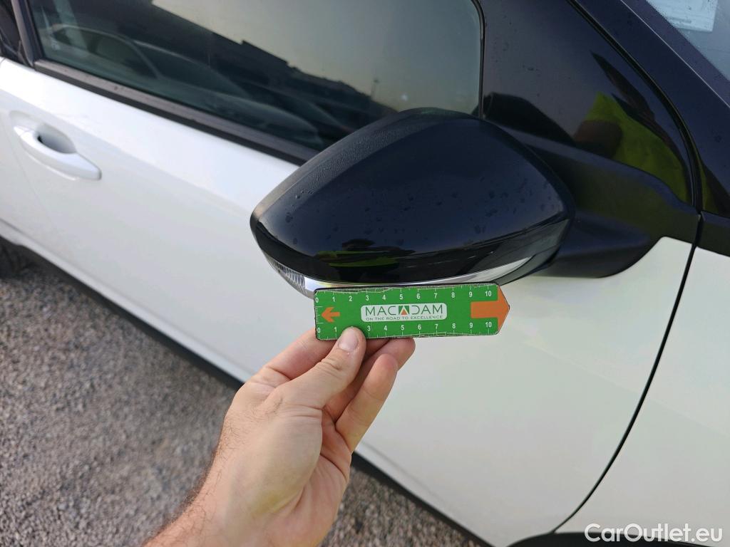  Citroen  C4 Cactus CITROEN  / 2018 / 5P / berlina con portón BlueHDi 100 S&S Feel #44