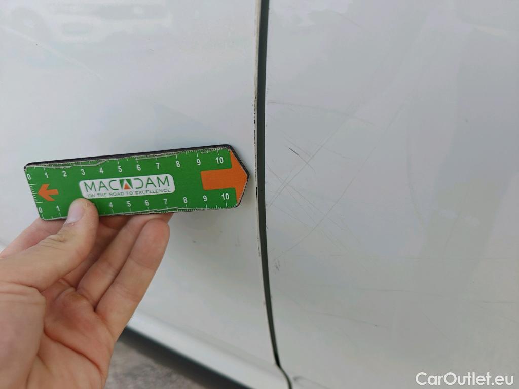 Citroen  C4 Cactus CITROEN  / 2018 / 5P / berlina con portón BlueHDi 100 S&S Feel #13