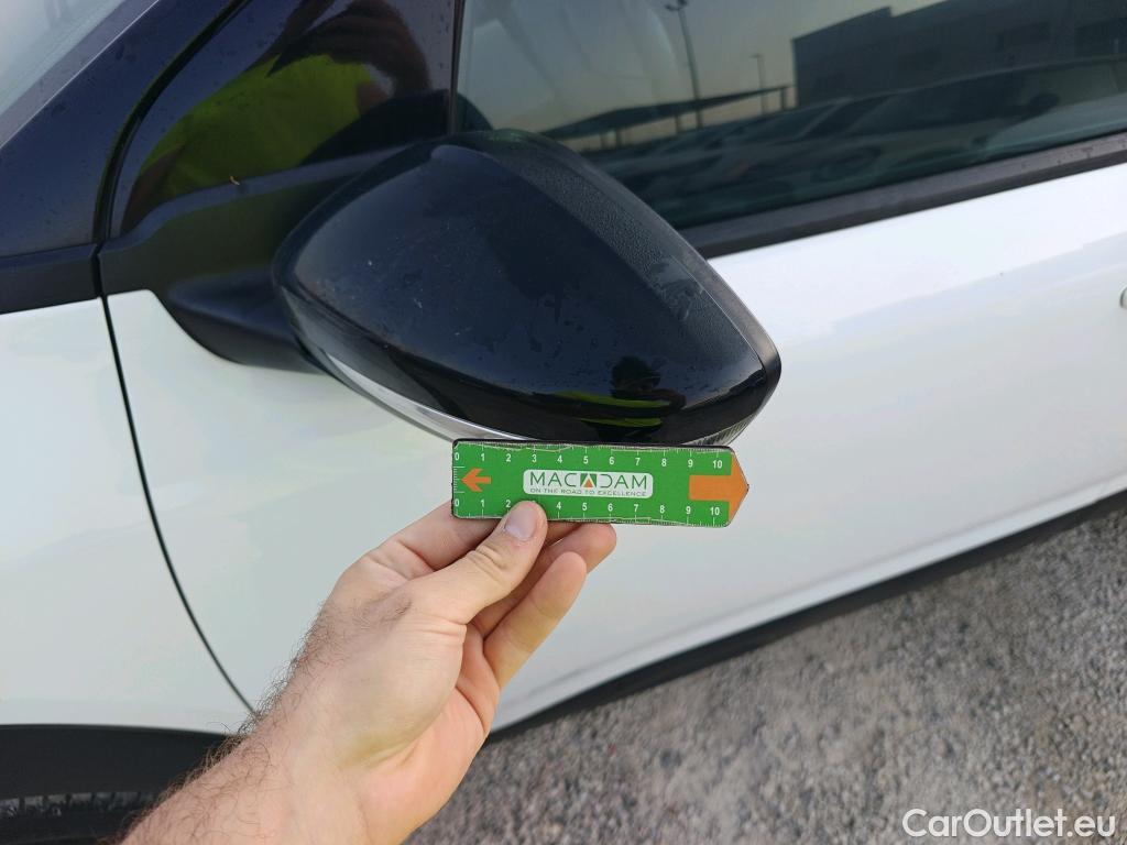  Citroen  C4 Cactus CITROEN  / 2018 / 5P / berlina con portón BlueHDi 100 S&S Feel #37