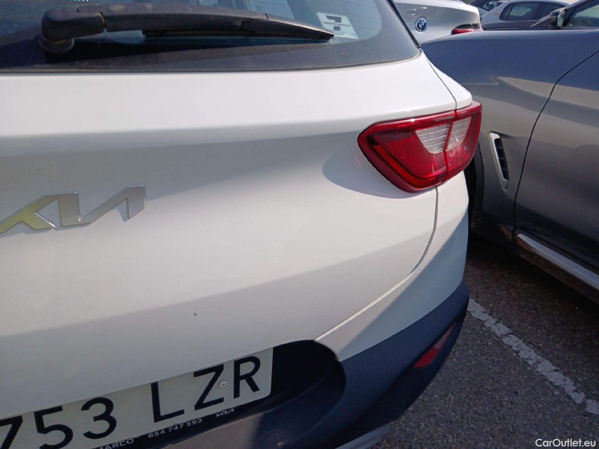  KIA  STONIC KIA  / 2017 / 5P / todoterreno 1.0 T-GDi 74kW (100CV) MHEV iMT Drive #41