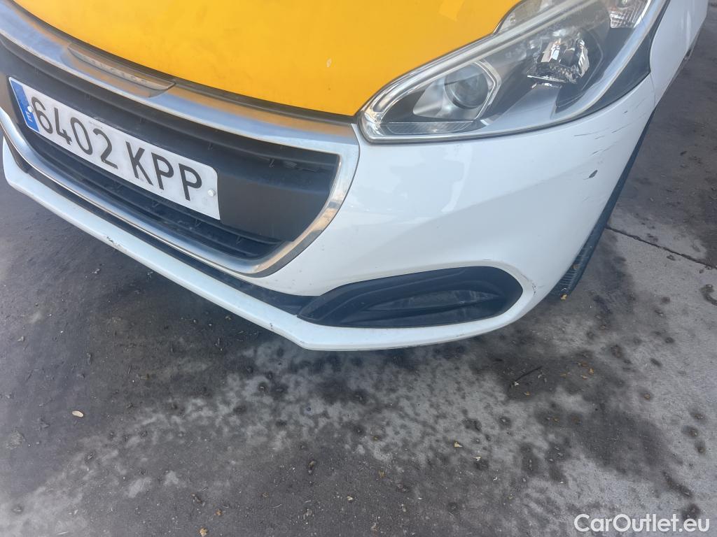  Peugeot  208 PEUGEOT  / 2015 / 5P / berlina con portón 5P ACTIVE BlueHDi 73kW (100CV) #33