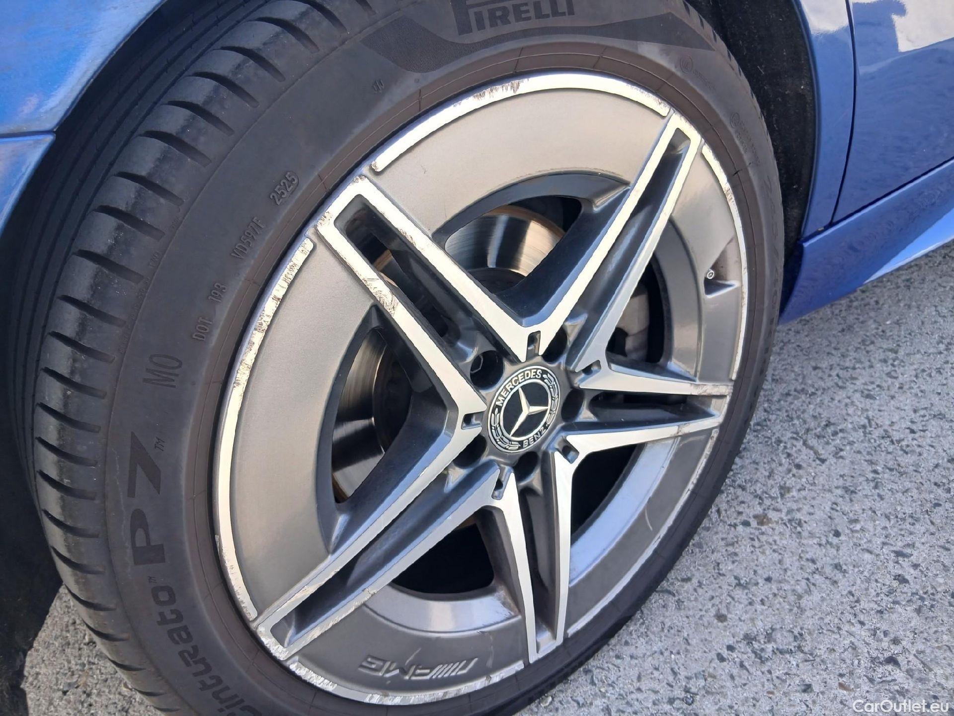  Mercedes  C-Klasse MERCEDES-BENZ Clase C / 2021 / 4P / sedán C 220 d #39