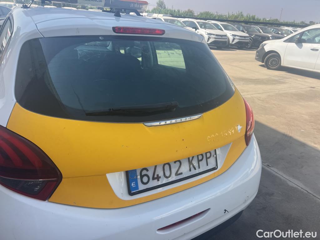  Peugeot  208 PEUGEOT  / 2015 / 5P / berlina con portón 5P ACTIVE BlueHDi 73kW (100CV) #6