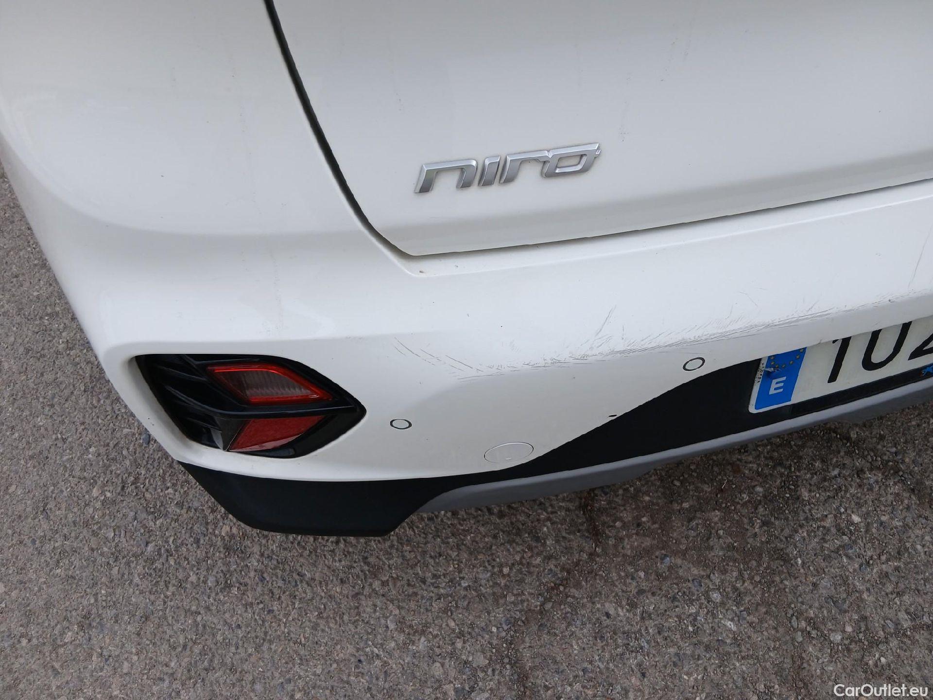  KIA  Niro KIA  / 2019 / 5P / crossover 1.6 GDi HEV 104kW (141CV) Emotion (AC) #14