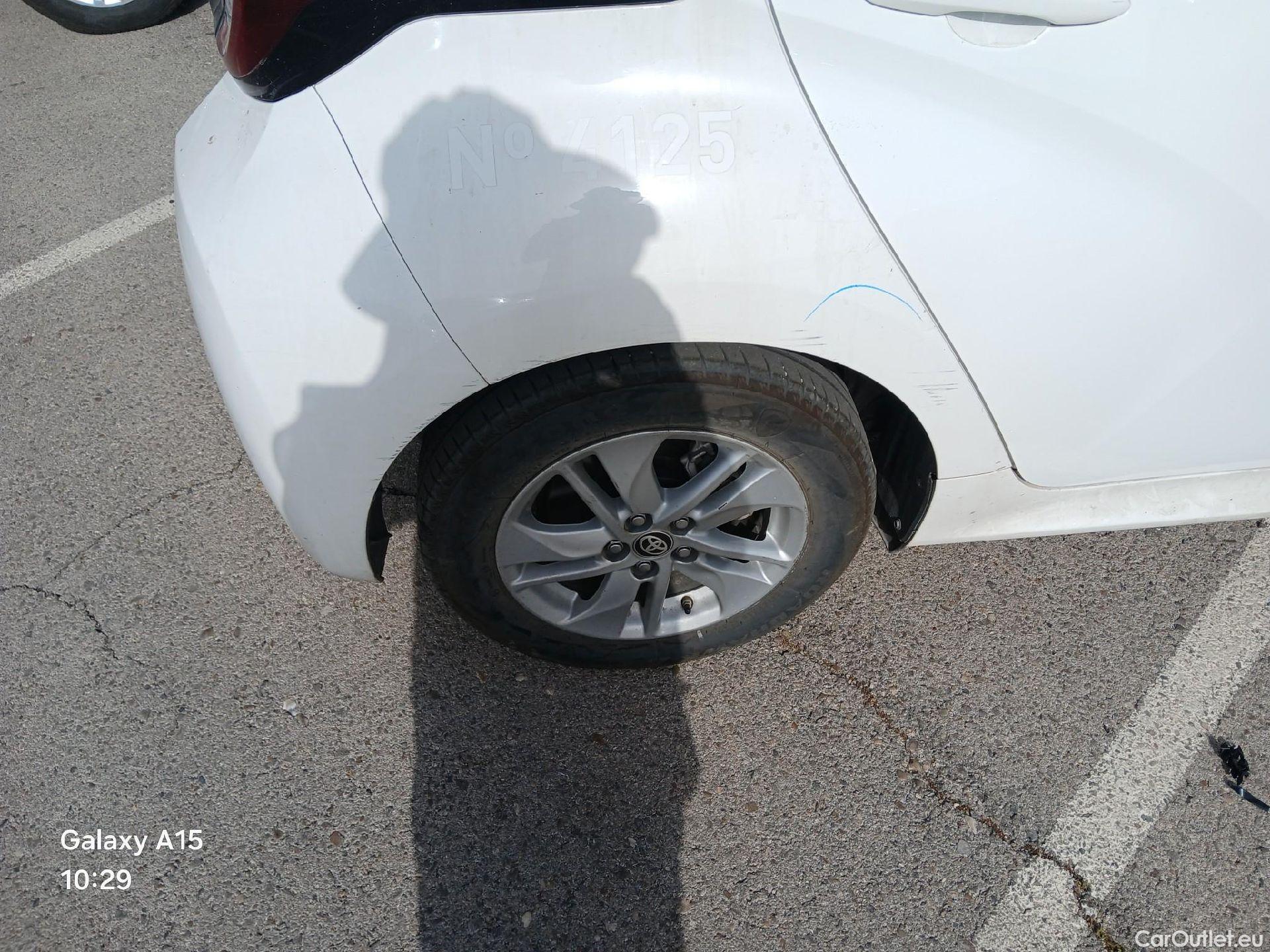  Toyota  Yaris TOYOTA  1.5 120H Business Plus #19