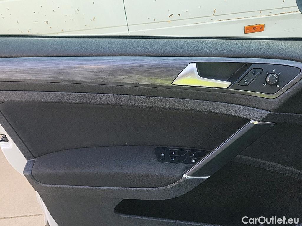  Volkswagen  Golf  VOLKSWAGEN / 2016 / 5P / berlina con portón ePower 110 kW (136CV) (AC) #17