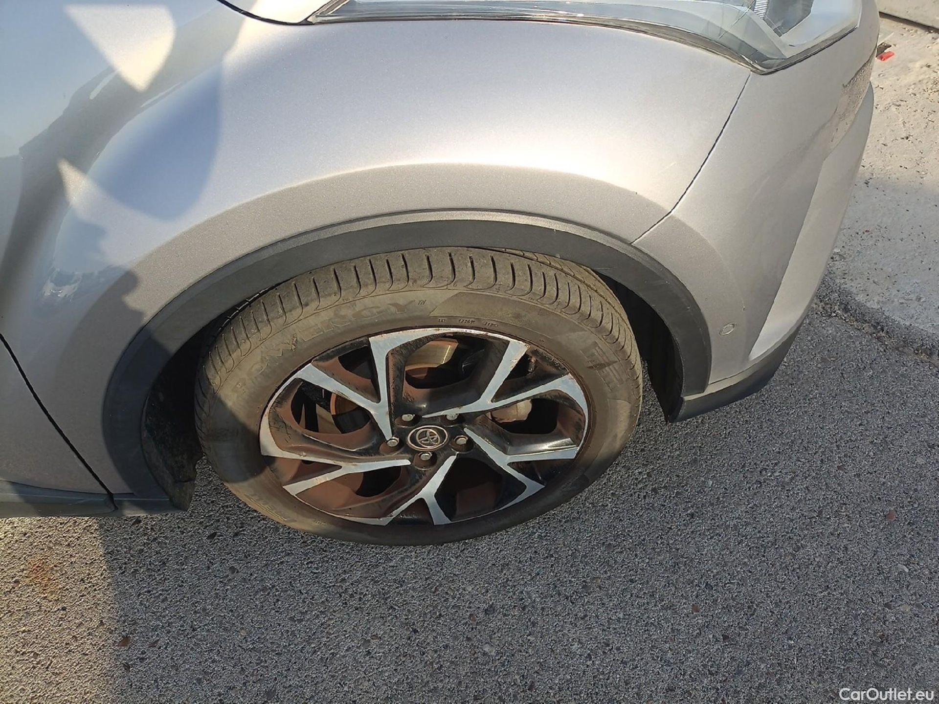  Toyota  C-HR TOYOTA  / 2016 / 5P / todoterreno 1.8 125H Advance (CX) #33
