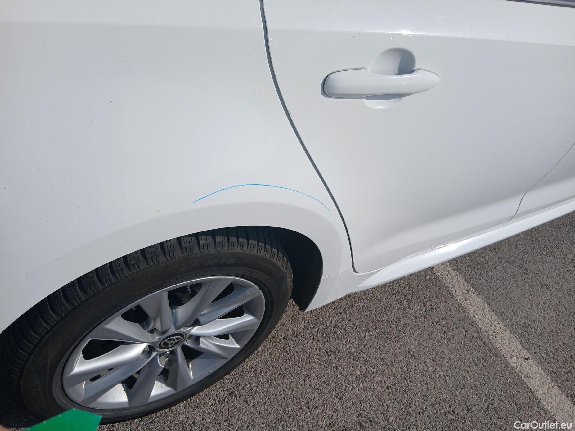 Toyota  Corolla TOYOTA  / 2019 / 5P / familiar 140H Active Plus Touring Sport #28