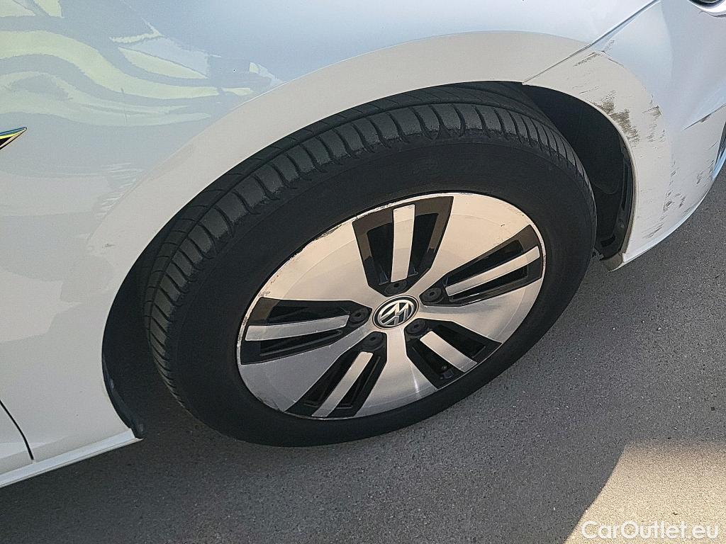  Volkswagen  Golf  VOLKSWAGEN / 2016 / 5P / berlina con portón ePower 110 kW (136CV) (AC) #7