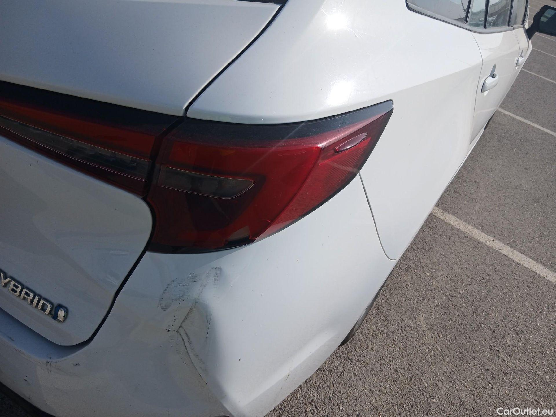 Toyota  Corolla TOYOTA  / 2019 / 5P / familiar 140H Active Plus Touring Sport #24