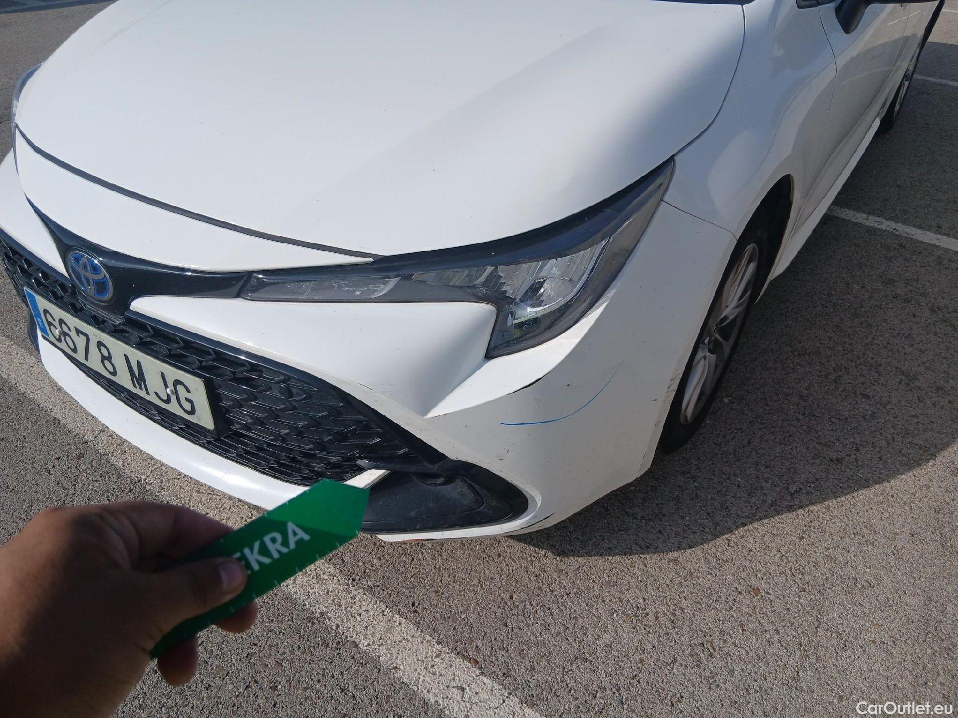  Toyota  Corolla TOYOTA  / 2019 / 5P / familiar 140H Active Plus Touring Sport #3