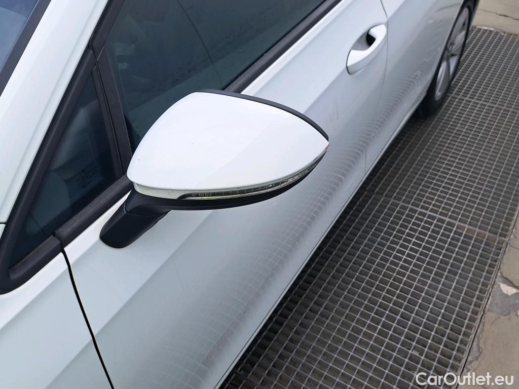  Volkswagen  Golf  VOLKSWAGEN / 2020 / 5P / familiar 2.0 TDI 85kW (115CV) DSG Variant #13