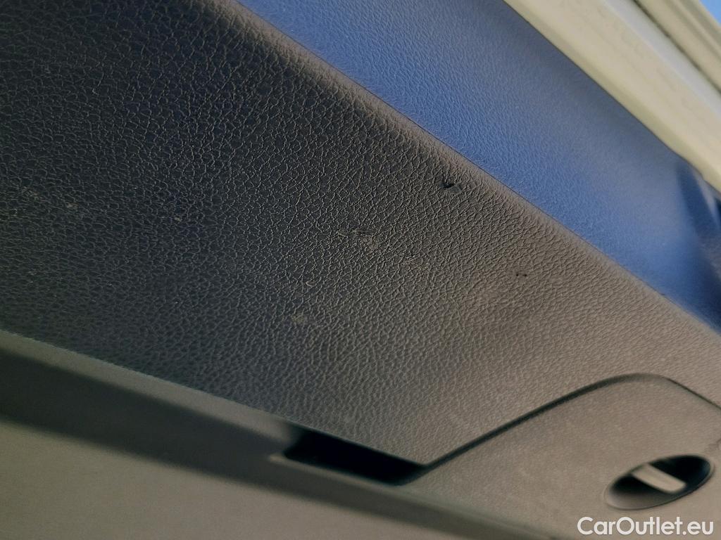  Volkswagen  Golf  VOLKSWAGEN / 2016 / 5P / berlina con portón ePower 110 kW (136CV) (AC) #12