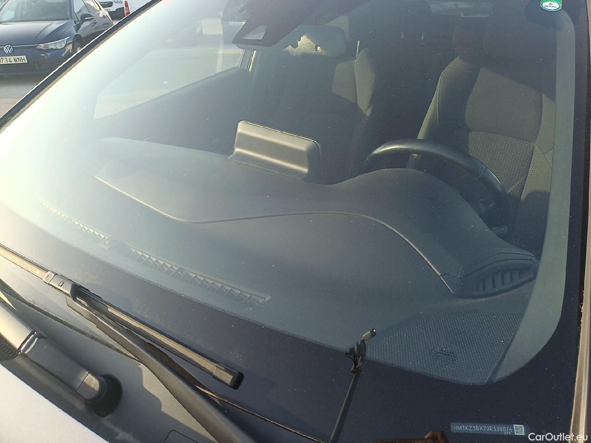  Toyota  C-HR TOYOTA  / 2016 / 5P / todoterreno 1.8 125H Advance (CX) #5