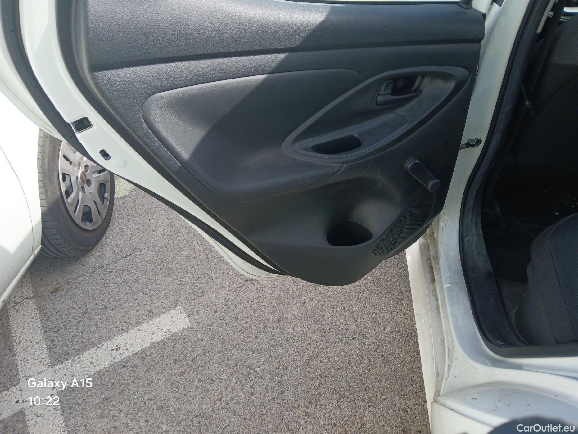  Toyota  Yaris TOYOTA  1.5 120H Business Plus #6