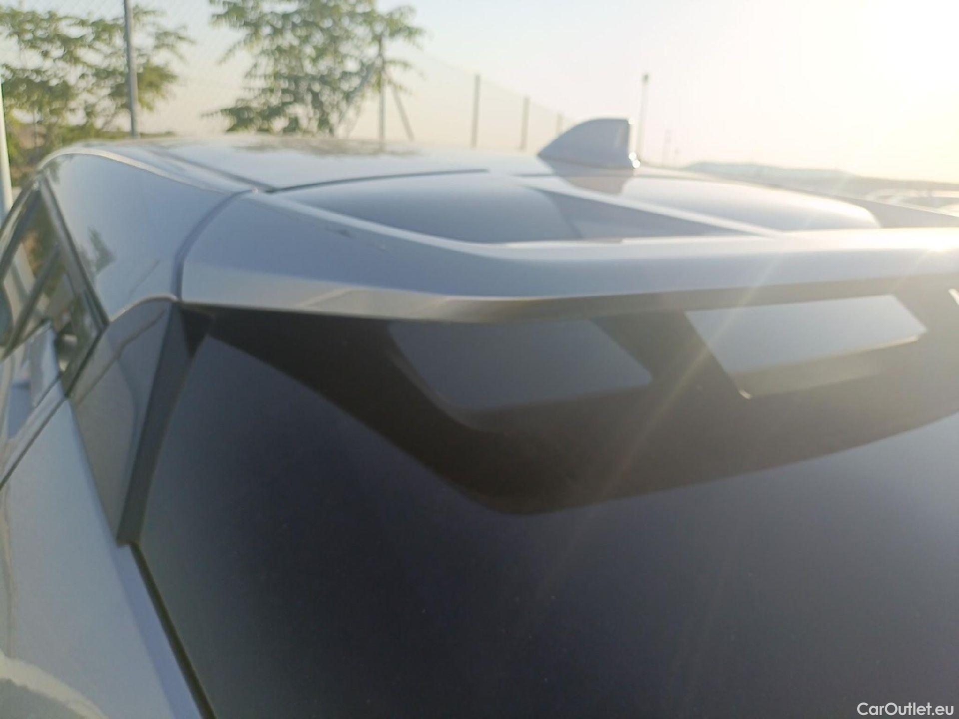  Toyota  C-HR TOYOTA  / 2016 / 5P / todoterreno 1.8 125H Advance (CX) #24