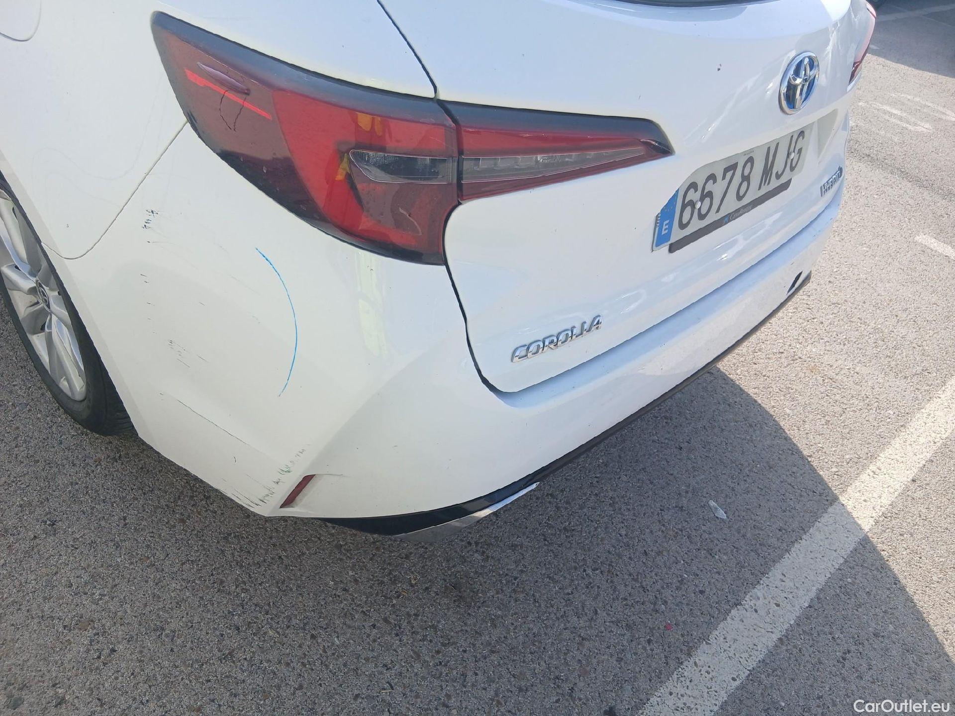 Toyota  Corolla TOYOTA  / 2019 / 5P / familiar 140H Active Plus Touring Sport #19