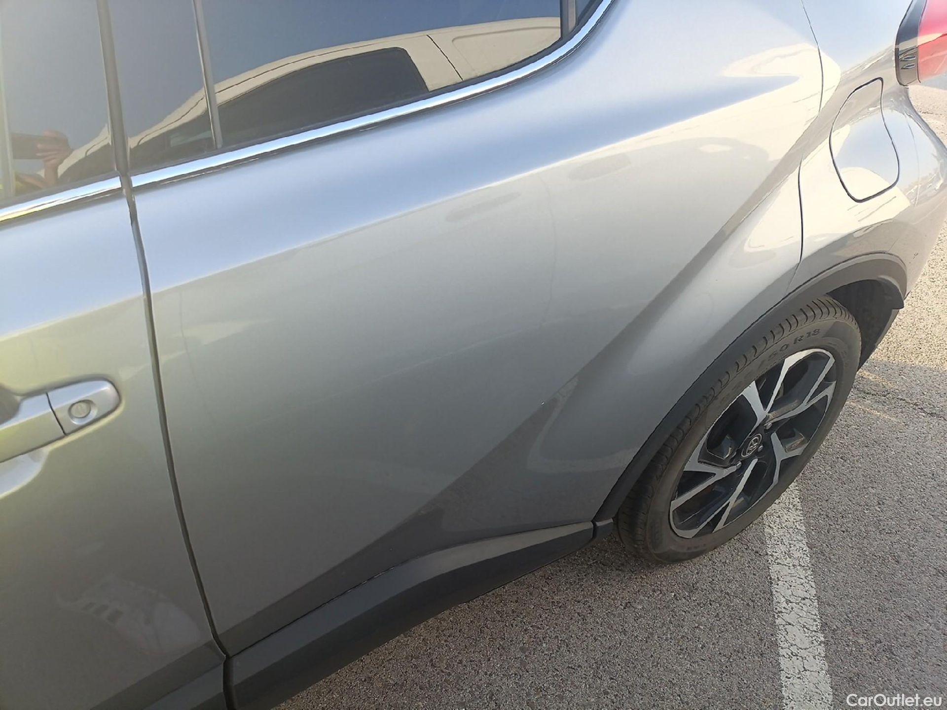  Toyota  C-HR TOYOTA  / 2016 / 5P / todoterreno 1.8 125H Advance (CX) #14