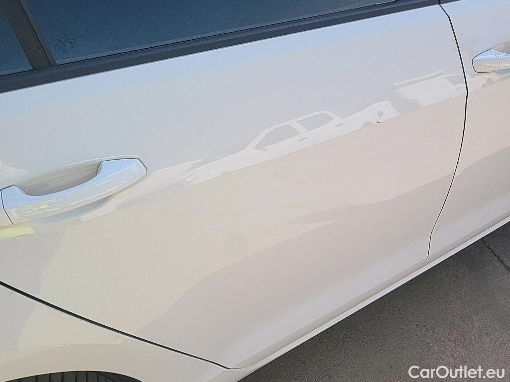  Volkswagen  Golf  VOLKSWAGEN / 2016 / 5P / berlina con portón ePower 110 kW (136CV) (AC) #9