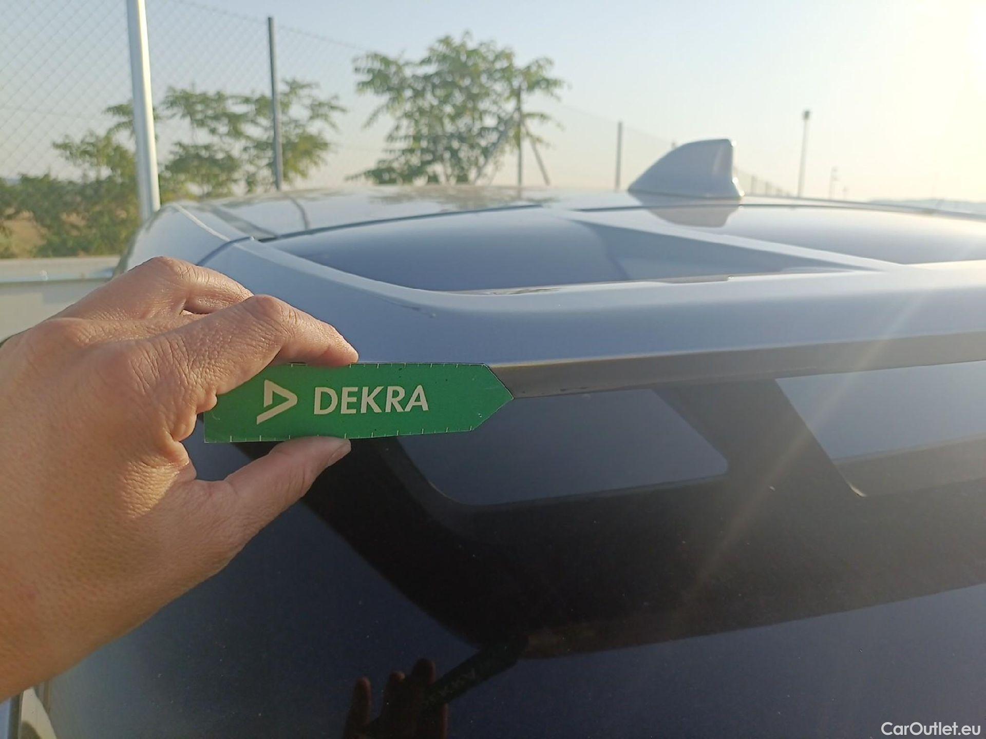  Toyota  C-HR TOYOTA  / 2016 / 5P / todoterreno 1.8 125H Advance (CX) #23
