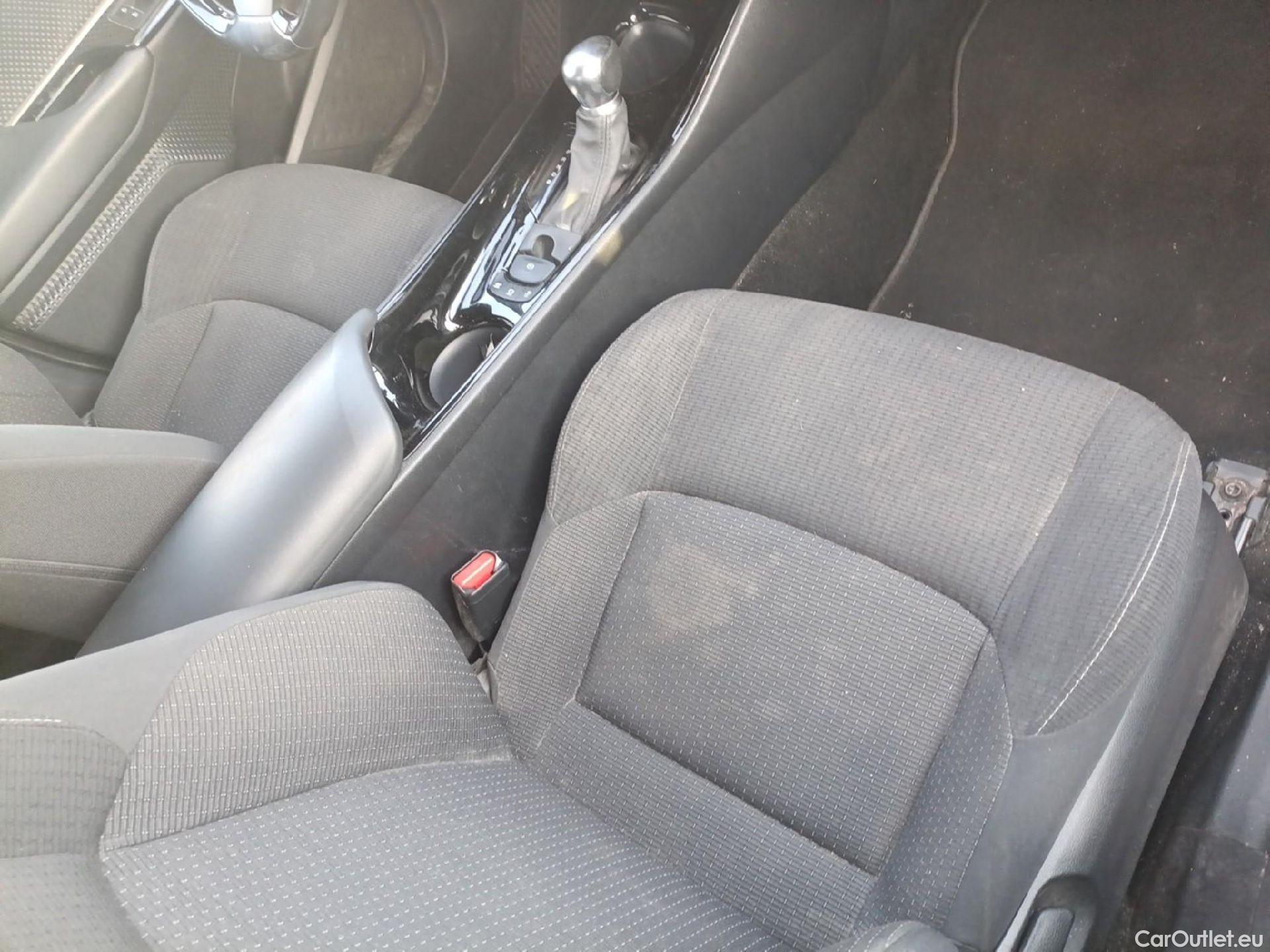  Toyota  C-HR TOYOTA  / 2016 / 5P / todoterreno 1.8 125H Advance (CX) #3
