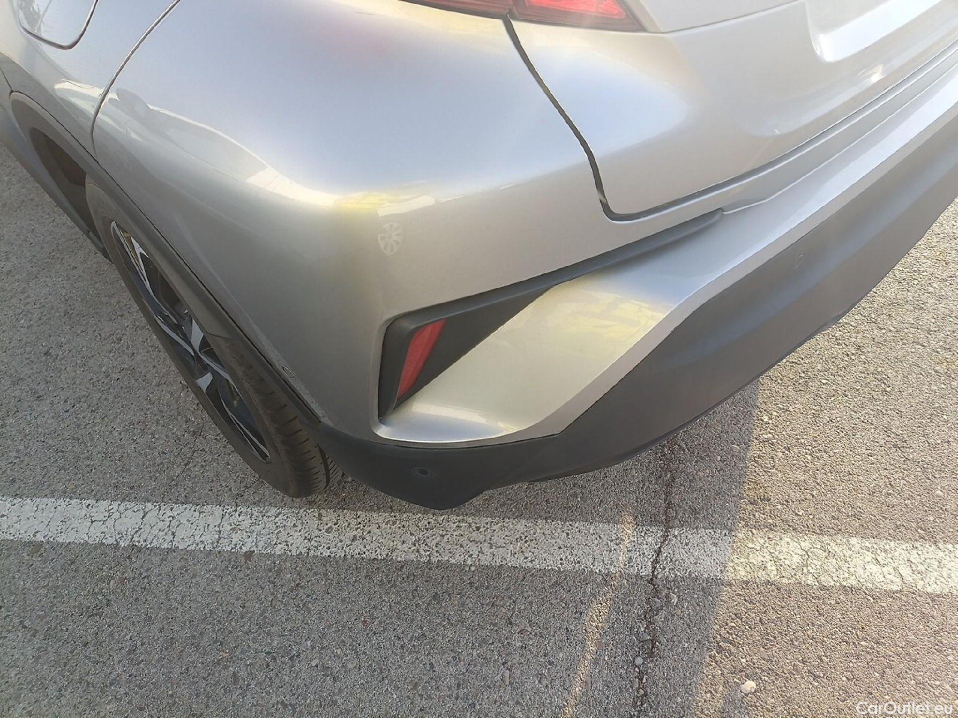  Toyota  C-HR TOYOTA  / 2016 / 5P / todoterreno 1.8 125H Advance (CX) #17