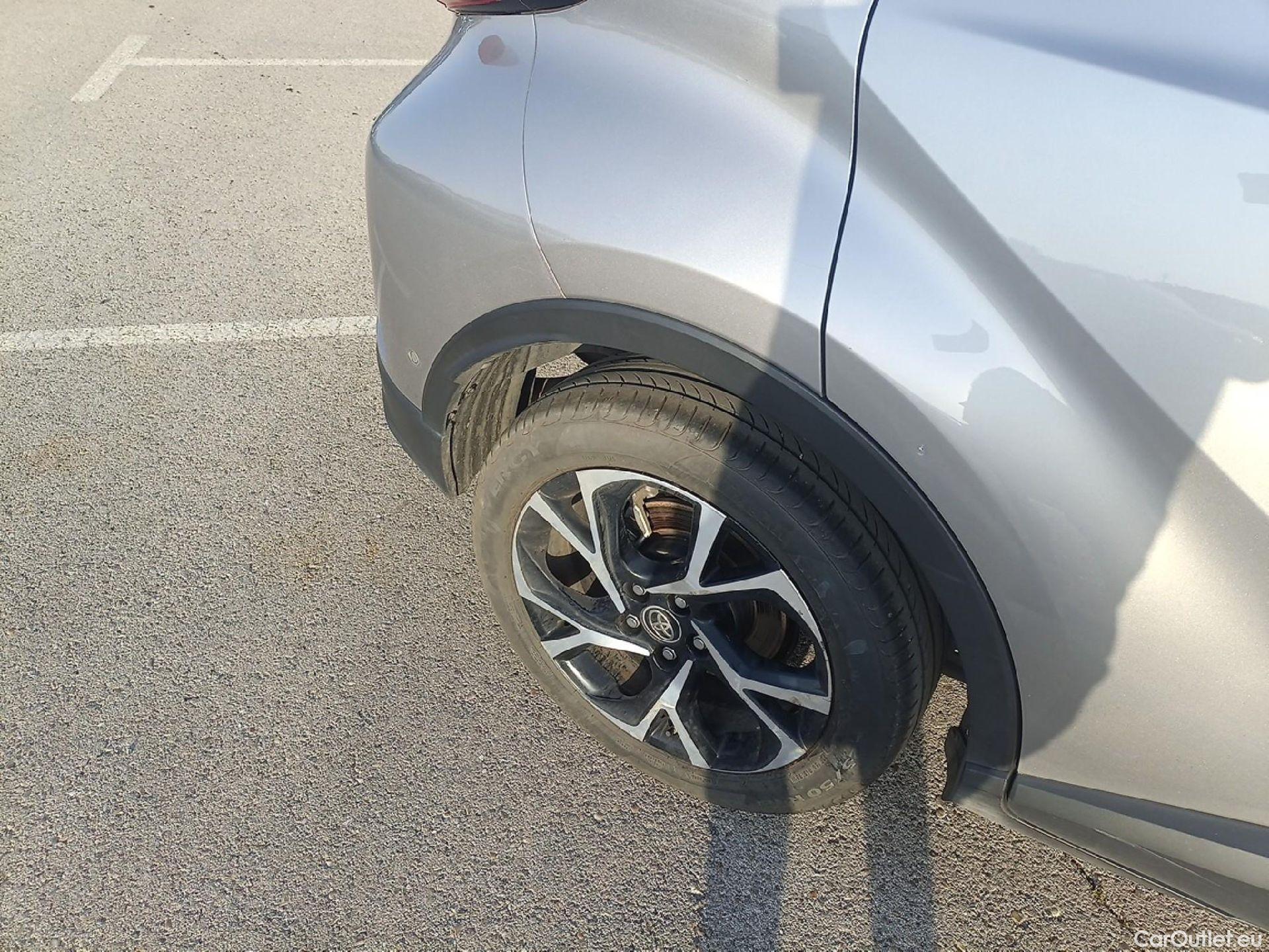  Toyota  C-HR TOYOTA  / 2016 / 5P / todoterreno 1.8 125H Advance (CX) #37