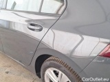  Volkswagen  Golf  VOLKSWAGEN / 2019 / 5P / BERLINA 1.0 ETSI 81KW EVO LIFE DSG #63