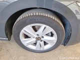  Volkswagen  Golf  VOLKSWAGEN / 2019 / 5P / BERLINA 1.0 ETSI 81KW EVO LIFE DSG #82