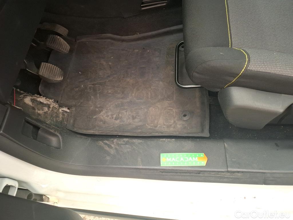  Citroen  C3  Société Feel 1.2 PureTech 80CV BVM5 6E #34