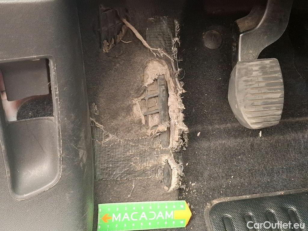  Citroen  C3  Société Feel 1.2 PureTech 80CV BVM5 6E #3