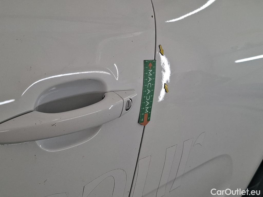  Citroen  C3  Société Feel 1.5 BlueHDI 100CV BVM6 E6d #18