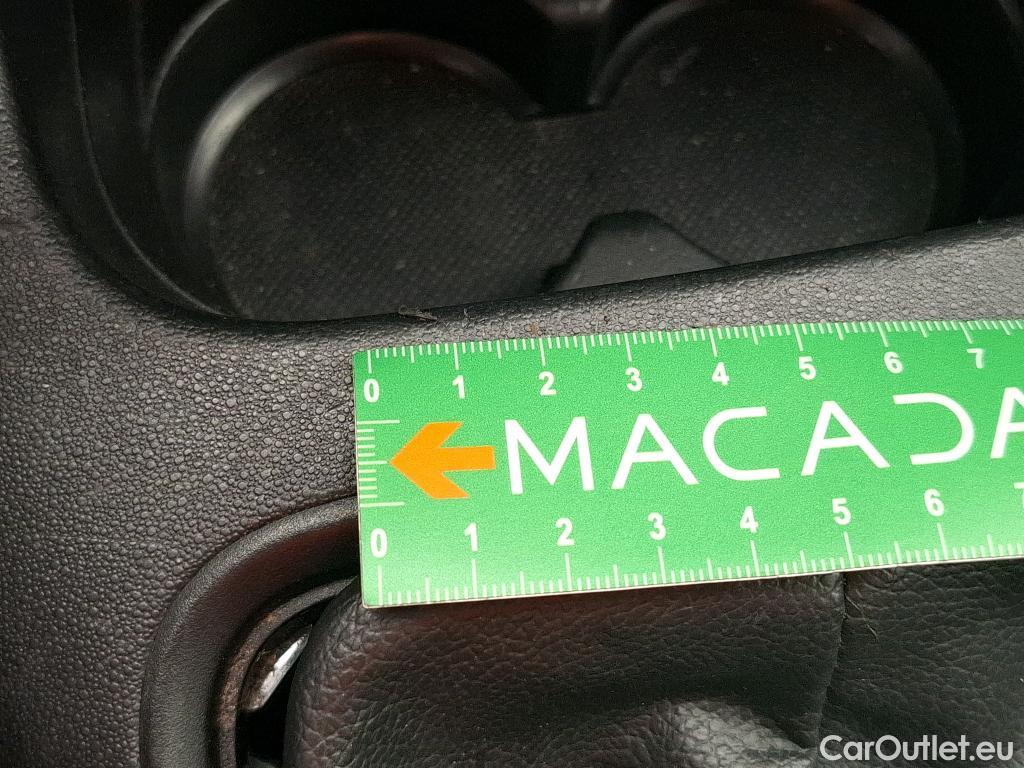  Citroen  C3  Société Feel 1.2 PureTech 80CV BVM5 6E #40