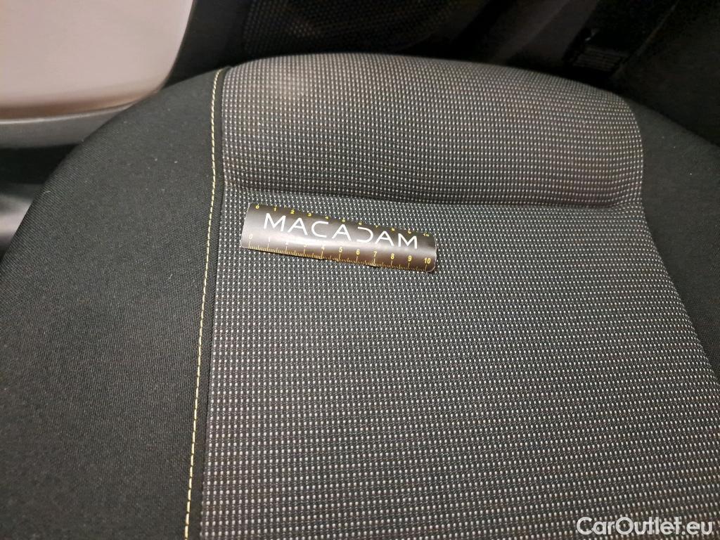  Citroen  C3  Max 1.2 PureTech 80CV BVM5 6E #4