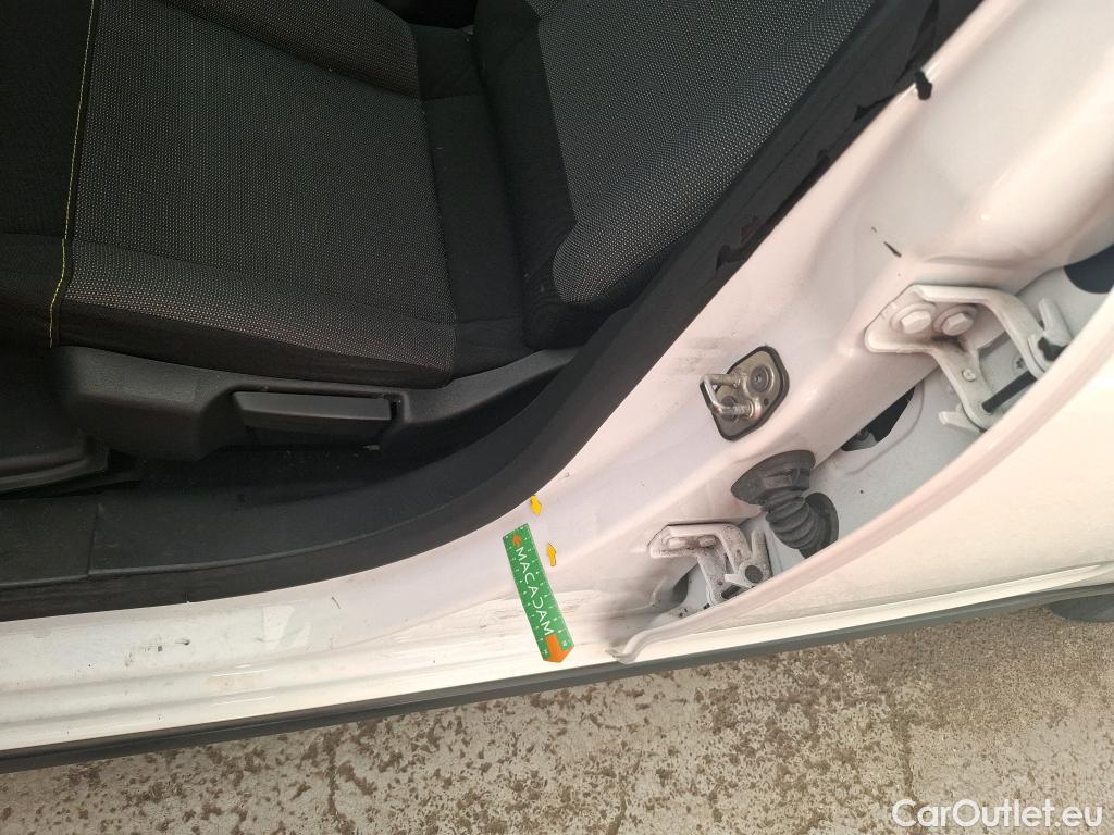  Citroen  C3  Société Feel 1.2 PureTech 80CV BVM5 6E #19