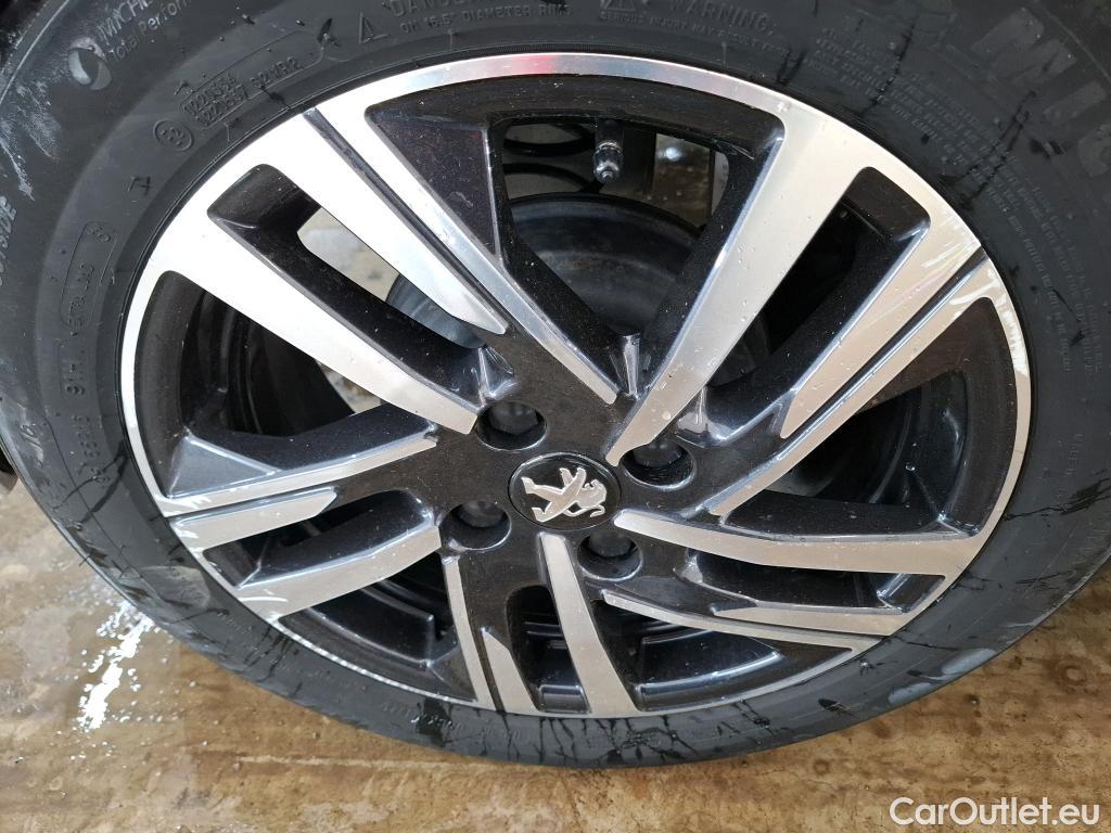  Peugeot  208  Style 1.2 PureTech 75CV BVM5 E6d #1