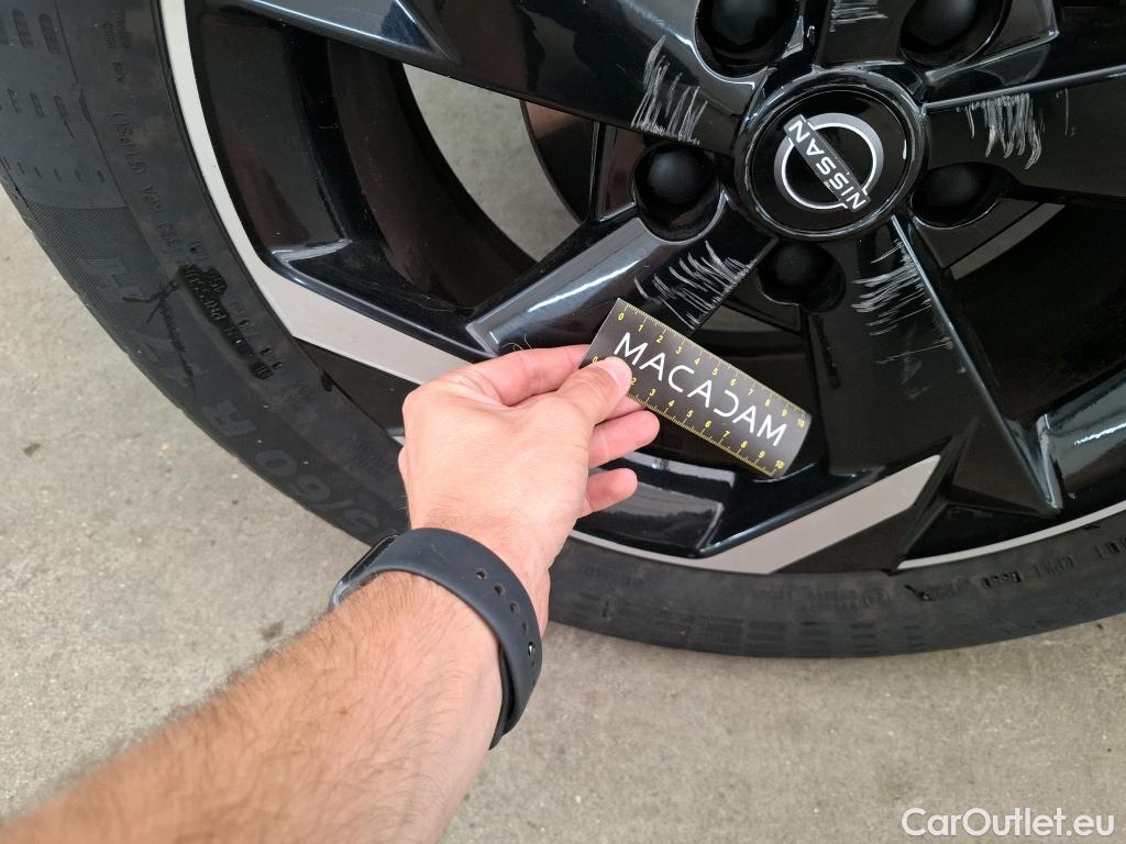  Nissan  Juke NISSAN  2019 5P Crossover Hybrid 143 Business+ #3