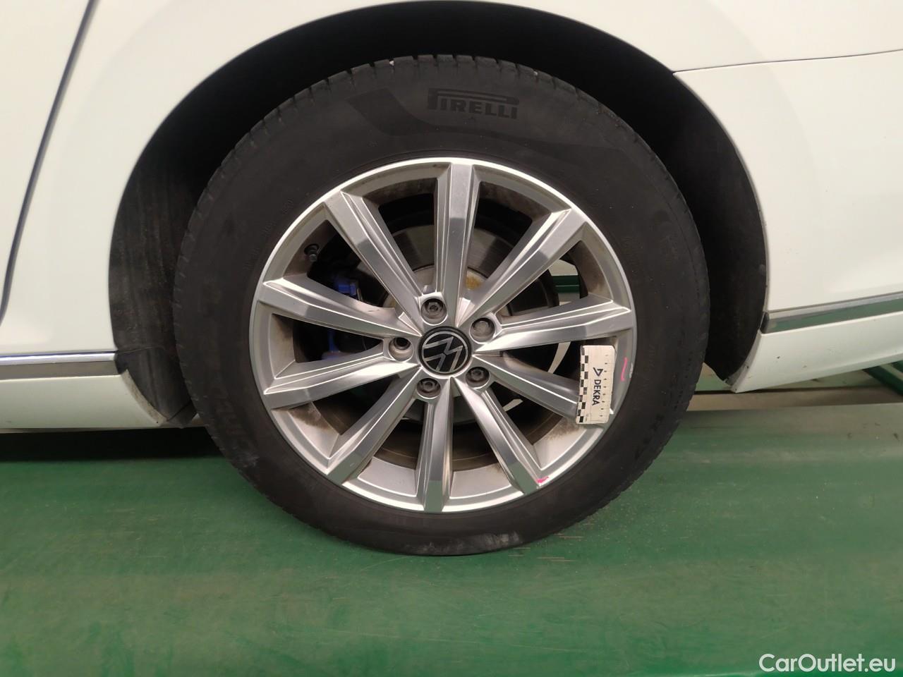  Volkswagen  Passat  Sp.Combi GTE #20