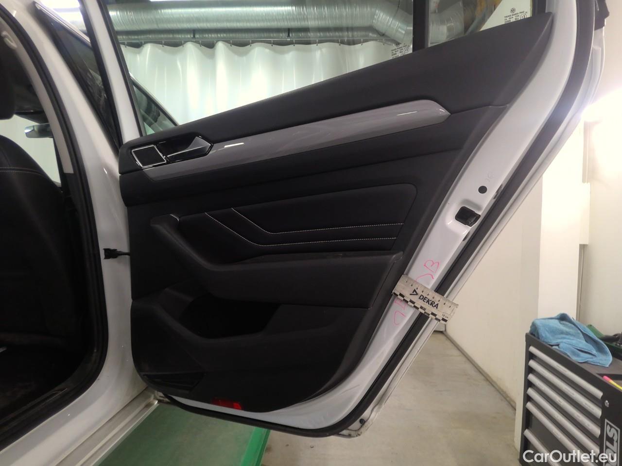  Volkswagen  Passat  Sp.Combi GTE #13