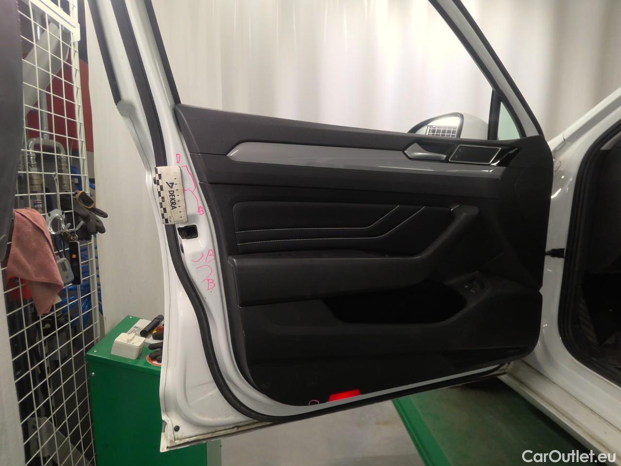  Volkswagen  Passat  Sp.Combi GTE #30