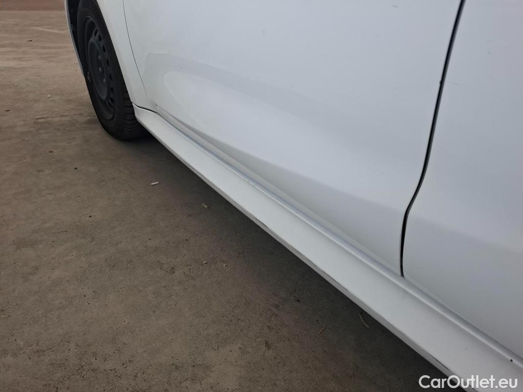  Toyota  Yaris TOYOTA  Hybride / 2019 / 5P / Berline Hybride 116h France Business Stage Acad #33