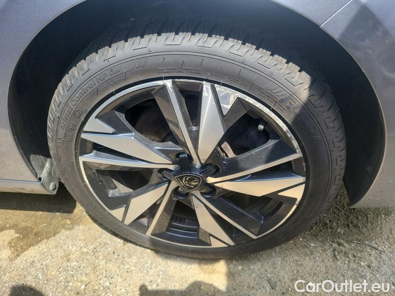  Peugeot  308   (P5) (2021)  SW 1.2PT 130 Allure AT #18